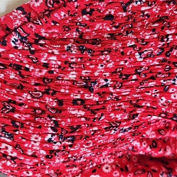 Maurices Red Paisley V-Neck Blouse - Picture 6 of 13
